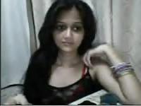 Indian sweet lady trying her new webcam