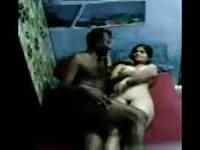 Camera catches amateur Indians as they wreck the bed