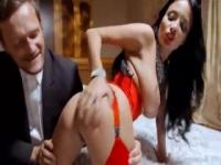 Hot Beurette in sexy lingerie likes deep anal sex